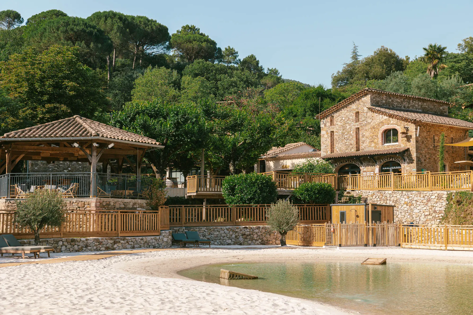 Natural lagoon set in the Cévennes
