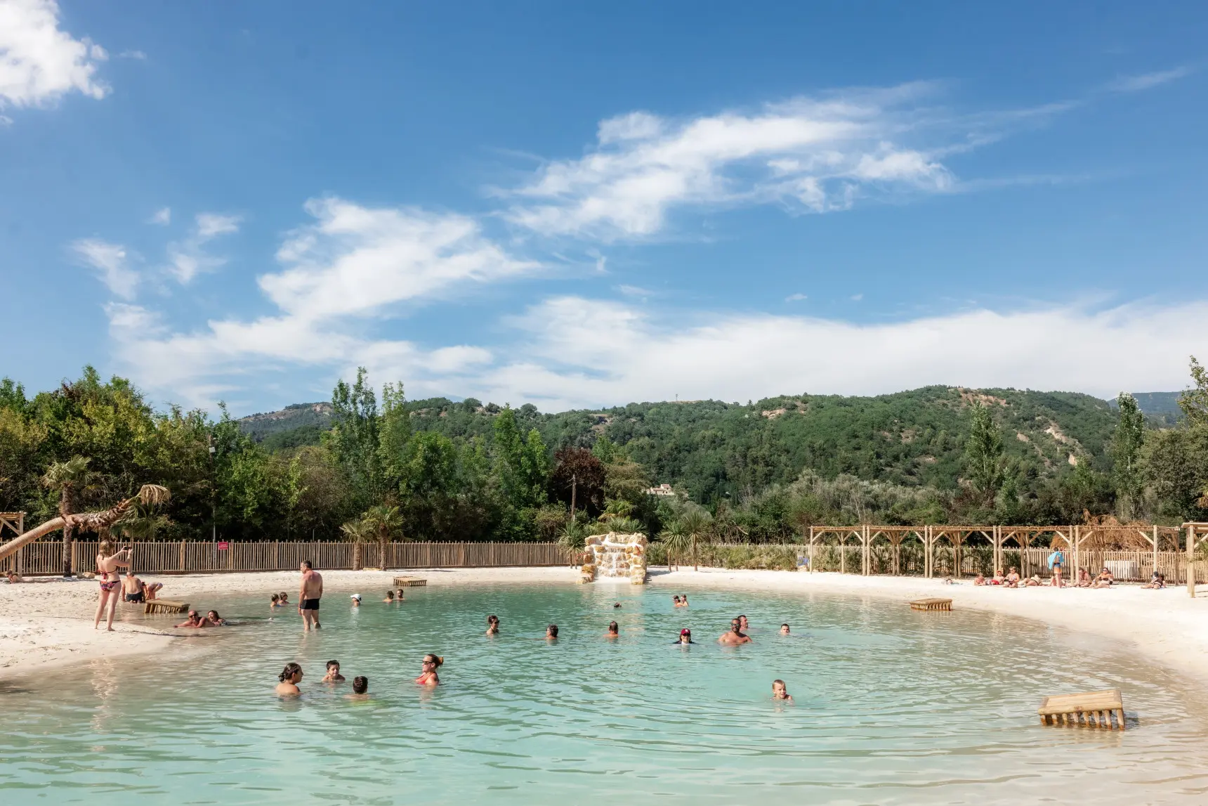 Clair lagon réalise des lagons de plus de 3000m2
