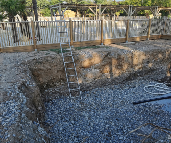 Mise en oeuvre des travaux de construction du lagon